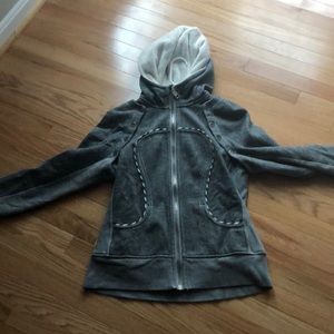 Lululemon jacket with detachable sleeves!